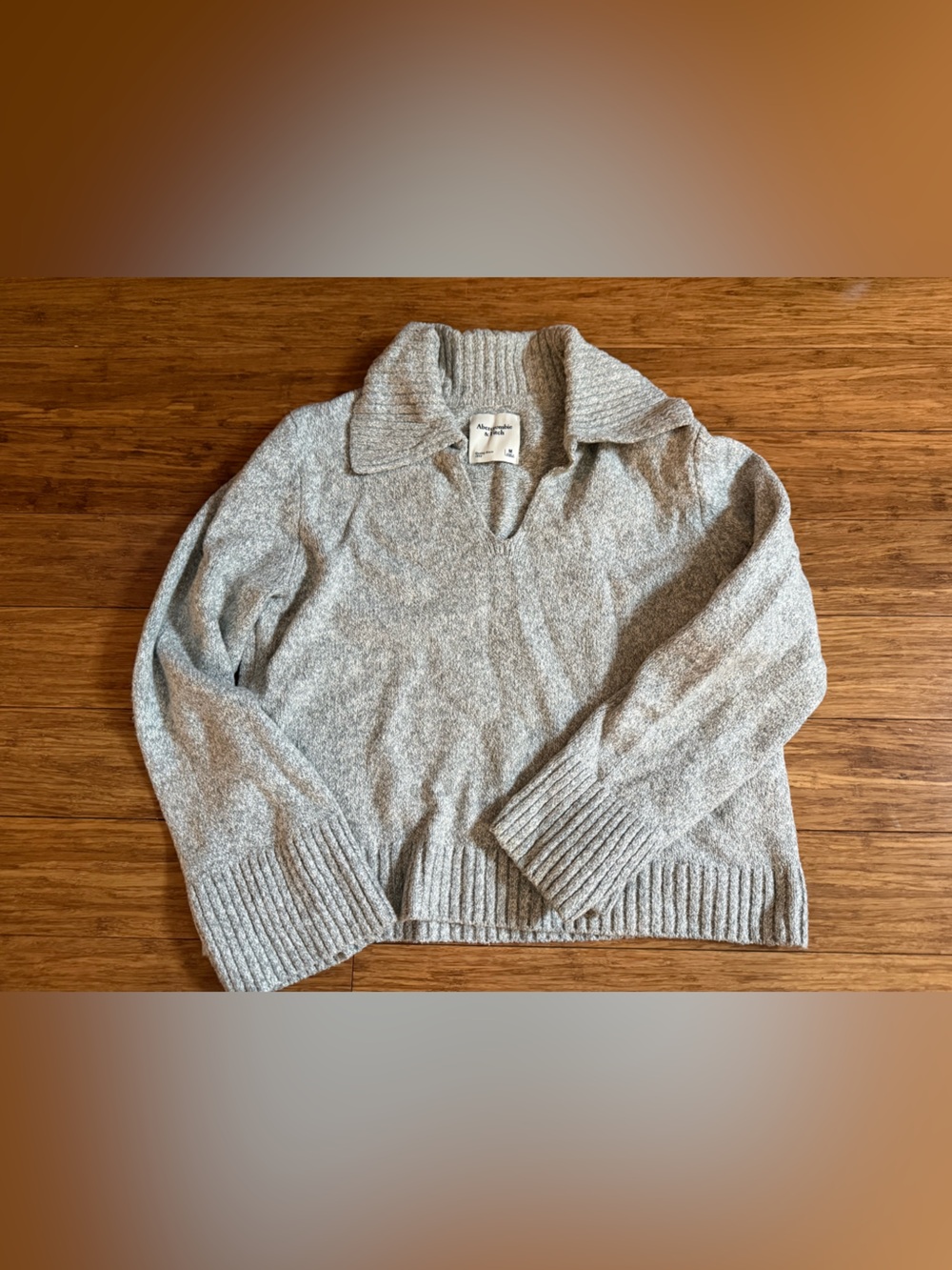 Abercrombie & Fitch Light Gray V-Neck Knit Sweater